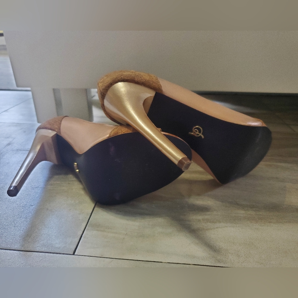 Heels - Picture 6 of 7